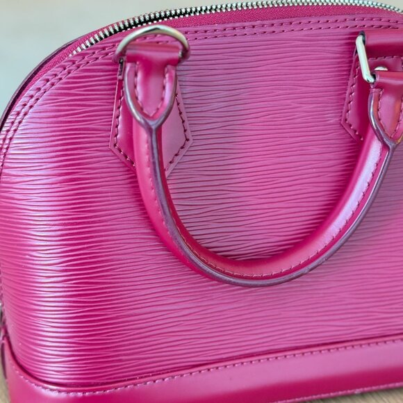 Louis Vuitton Alma BB in Fuchsia Epi Leather - Picture 5 of 14